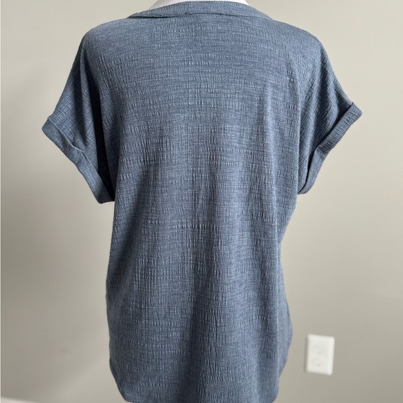 Cable & Gauge Textured Short Sleeve Blue Top Large - Picture 4 of 8
